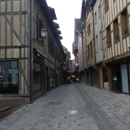 Le Chalet Troyen Троа Екстериор снимка